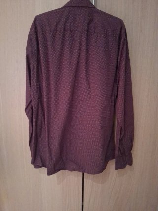 Camisa Dustin roja con puntos