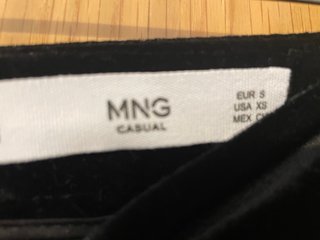 Pantalón corto terciopelo Mango negro