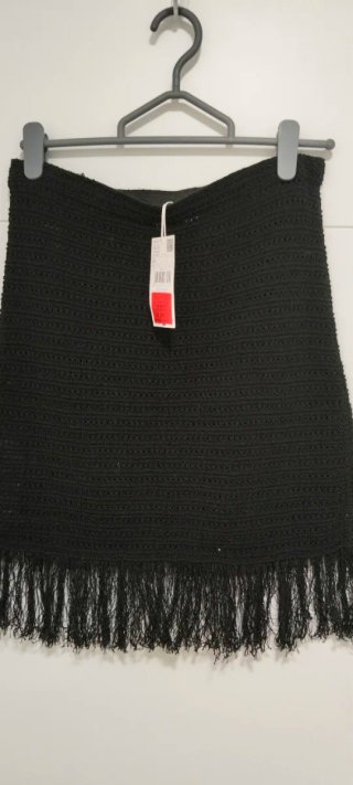 Falda de punto negra con flecos Talla M
