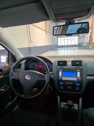 Volkswagen Golf 1.6 FSI