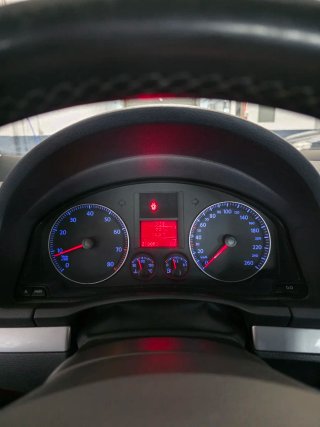 Volkswagen Golf 1.6 FSI