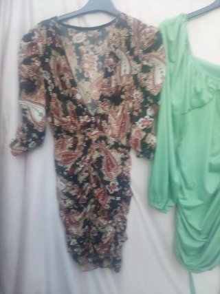 Lote 3 vestidos entallados chica Talla XS/S