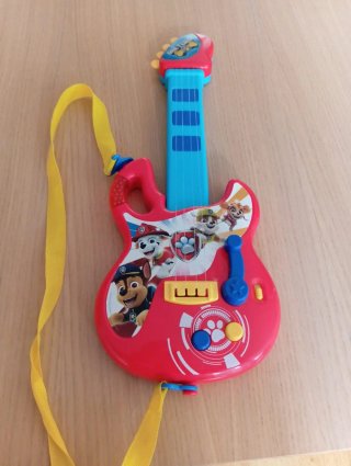 GUITARRA DE LA PATRULLA CANINA CON LUCES.