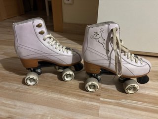 Patines de 4 ruedas blancos. Talla 36. Boomerang