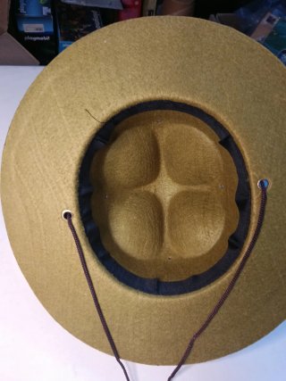 Sombrero tipo guardaboque o sargento americano