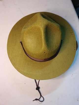Sombrero tipo guardaboque o sargento americano