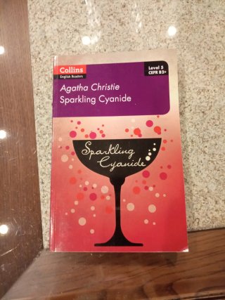 Collins Agatha Christie ELT Readers - Sparkling...