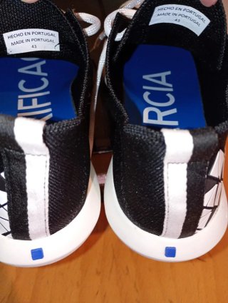 ACEPTO OFERTAS. Zapatillas Purificación García 43
