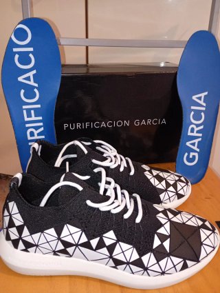 ACEPTO OFERTAS. Zapatillas Purificación García 43
