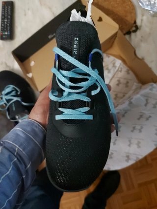 Zapatillas Under Armour Negras y Azules