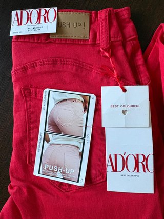 Pantalón Push Up Rojo Talla XS.