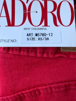 Pantalón Push Up Rojo Talla XS.