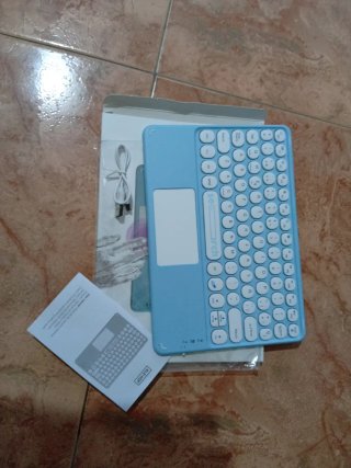 Teclado inalámbrico con ratón ALE-HOP