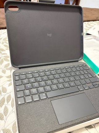 iPad 10ª Gen + Tastiera Logitech + Apple Pencil
