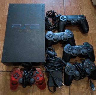 Playstation 2 Negra y Roja + Mandos