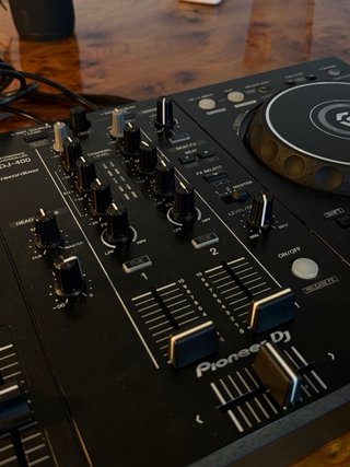 Controlador DJ Pioneer DDJ-400