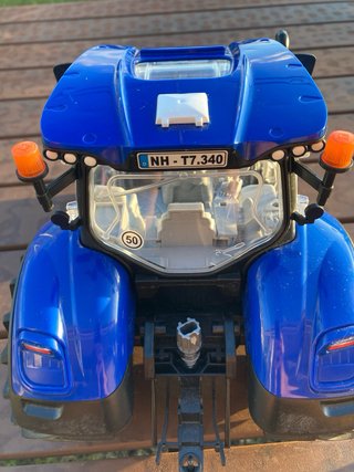 Trattore Bruder New Holland