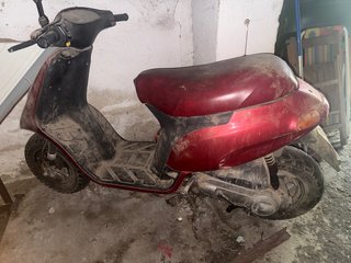 Scooter Rojo y Negro