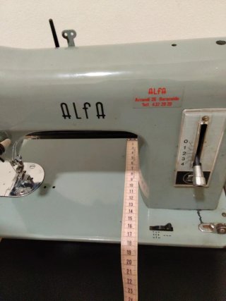 Máquina de coser Alfa vintage