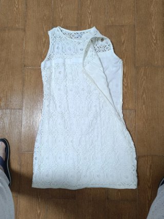 Vestido blanco roto encaje lazo