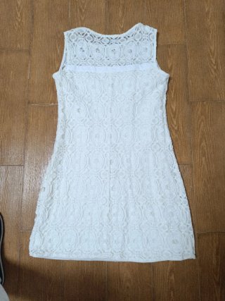 Vestido blanco roto encaje lazo