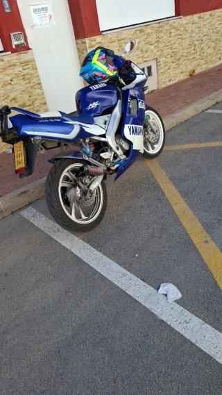 Yamaha TZR 2001 Azul y Blanca