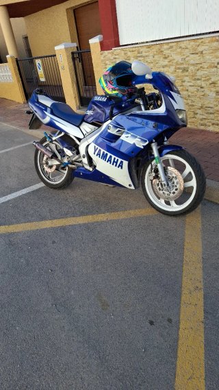 Yamaha TZR 2001 Azul y Blanca