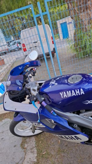Yamaha TZR 2001 Azul y Blanca