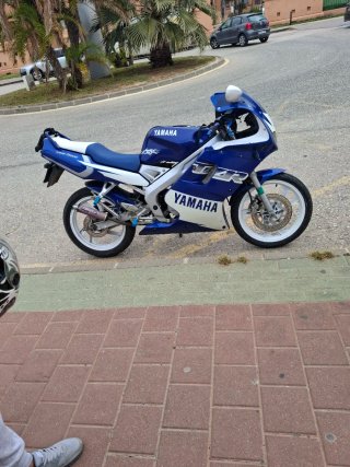 Yamaha TZR 2001 Azul y Blanca