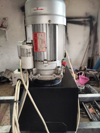 Centralita Hidráulica 1.5 HP Poco Uso