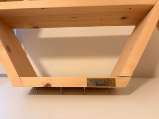 Estantes hexagonales de madera