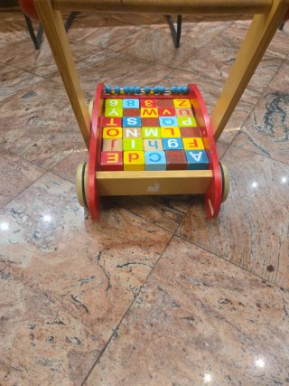 Andador bebé madera con letras y números