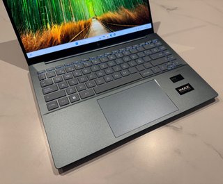 PORTATIL HP OLED 14” 32GB 1TB ULTRA I7