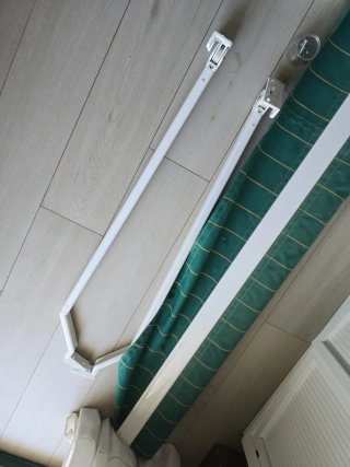 Toldo de punto recto verde y blanco