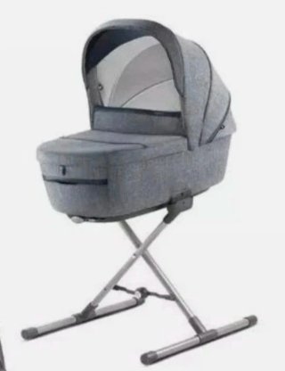 Urge vender.Capazo (minicuna) Inglesina Aptica.
