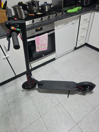 Patinete Eléctrico con gomas de respuesto y camara