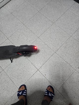 Patinete Eléctrico con gomas de respuesto y camara