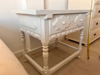 Mesita auxiliar madera maciza beige