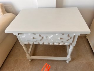 Mesita auxiliar madera maciza beige