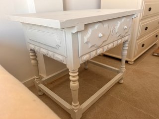 Mesita auxiliar madera maciza beige
