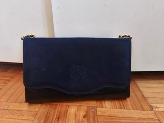 Bolso Loewe azul y negro