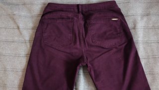 Pantalón vaquero morado