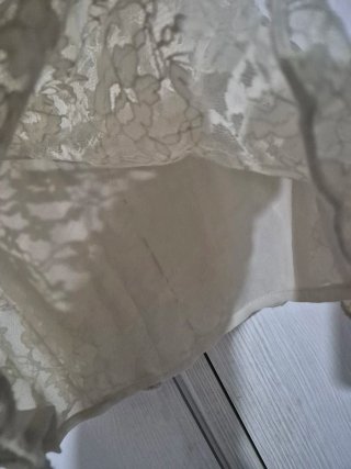 Blusa encaje beige talla M