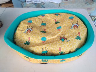 Cama para mascotas ovalada