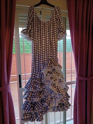 Traje de flamenca lunares