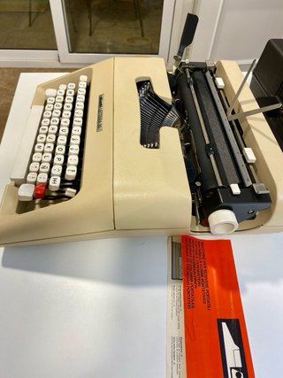 Máquina de escribir Olivetti Lettera 35
