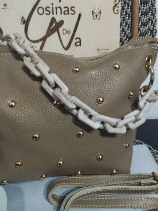 Bolso de Piel con Tachuelas color Taupe