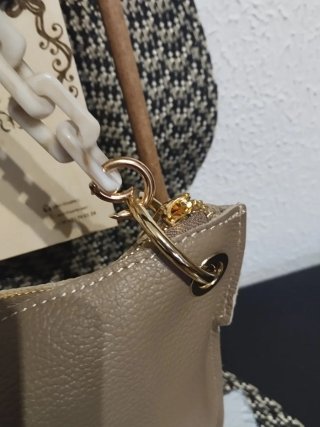 Bolso de Piel con Tachuelas color Taupe