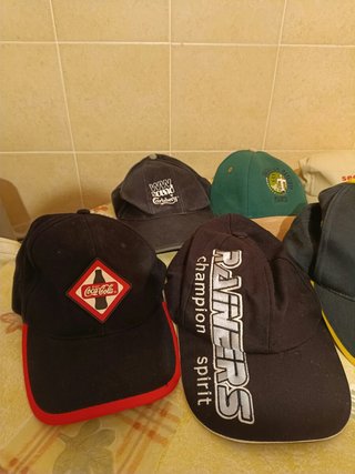 Lote de gorras.