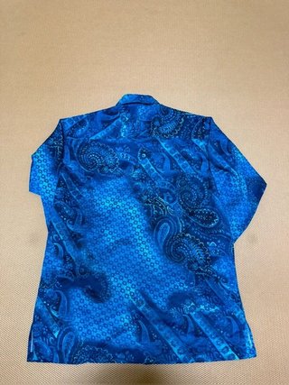 Camisa azul manga larga estampado paisley
